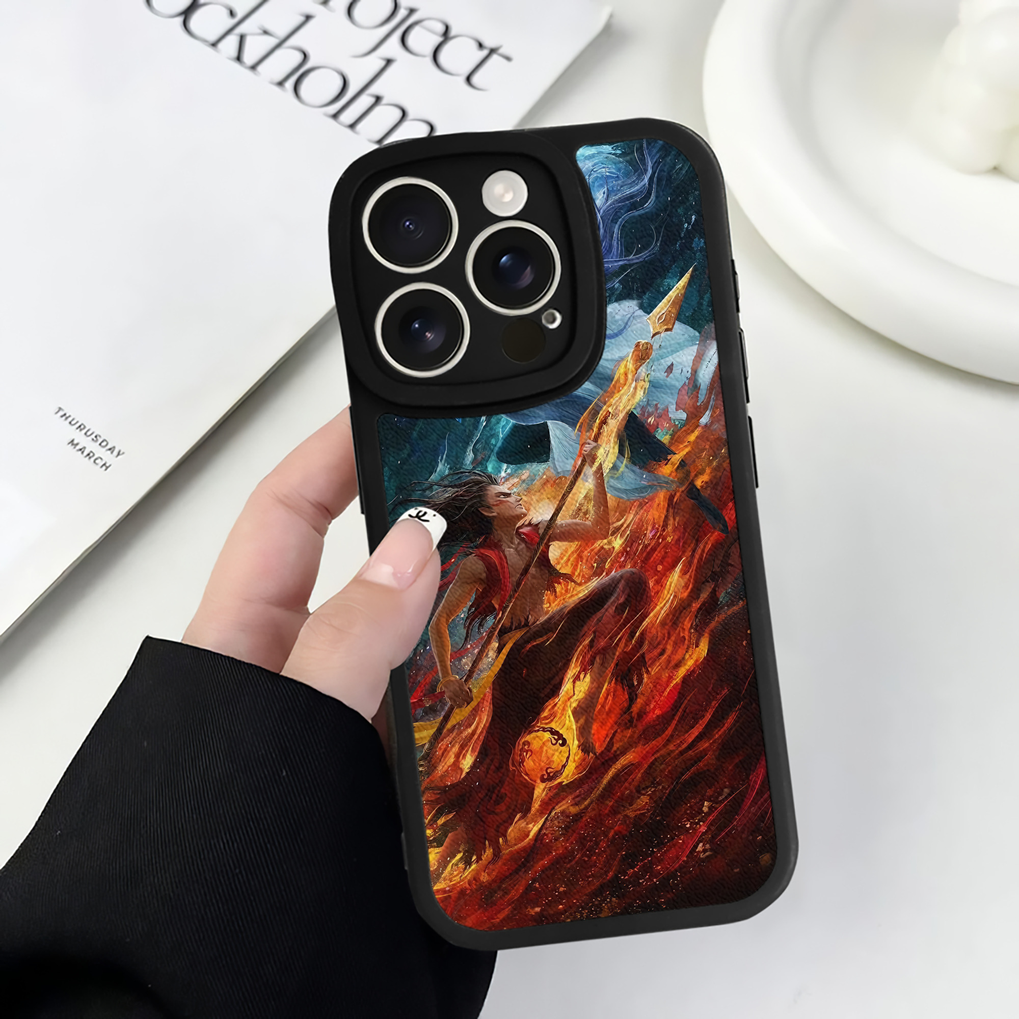 （画像用） Ne Zha 2 ナタ 魔童の大暴れ 【iPhone 16シリーズ対応】シリコンスマホケース（レザー調） 材質：シリコン